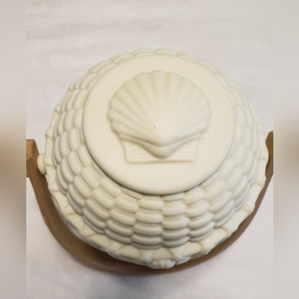 Porcelain Basket - Picture 4 of 9